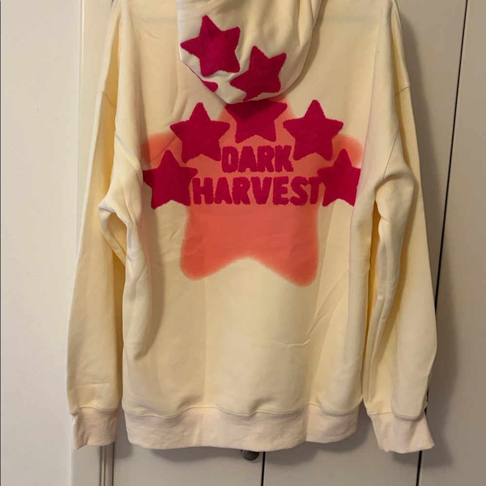 Dark Harvest Unisex Cream Sweatshirt hoodie with Pink Star Graphic XL.New no tag